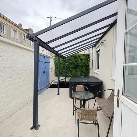 Maison Moderne En Plein Centre Du Havre Avec Jacuzzi Et Parking Gratuit Feriehus